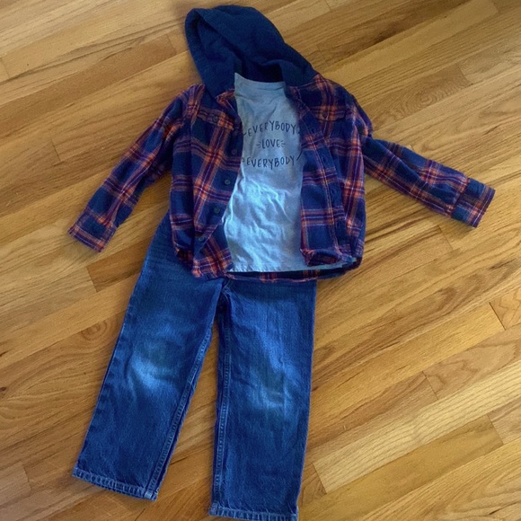 OUTFIT!! Jeans, tee and flannel bundle - Picture 1 of 7